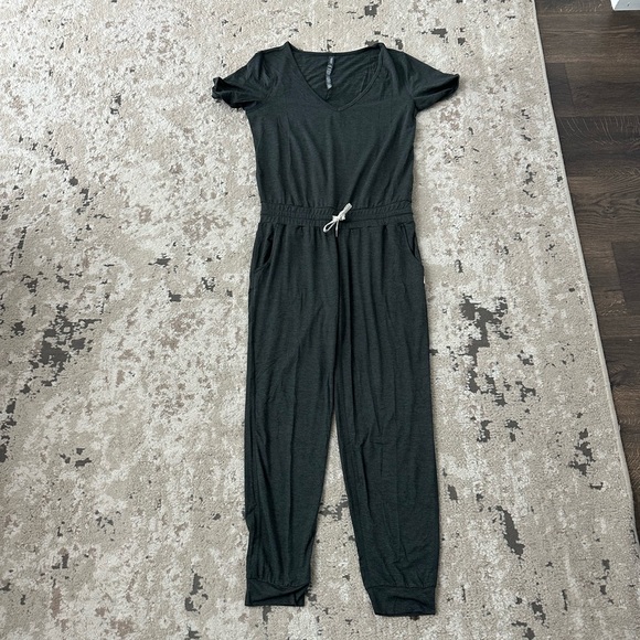 Vuori All Day Romper Size Medium - Charcoal Grey - Picture 3 of 5